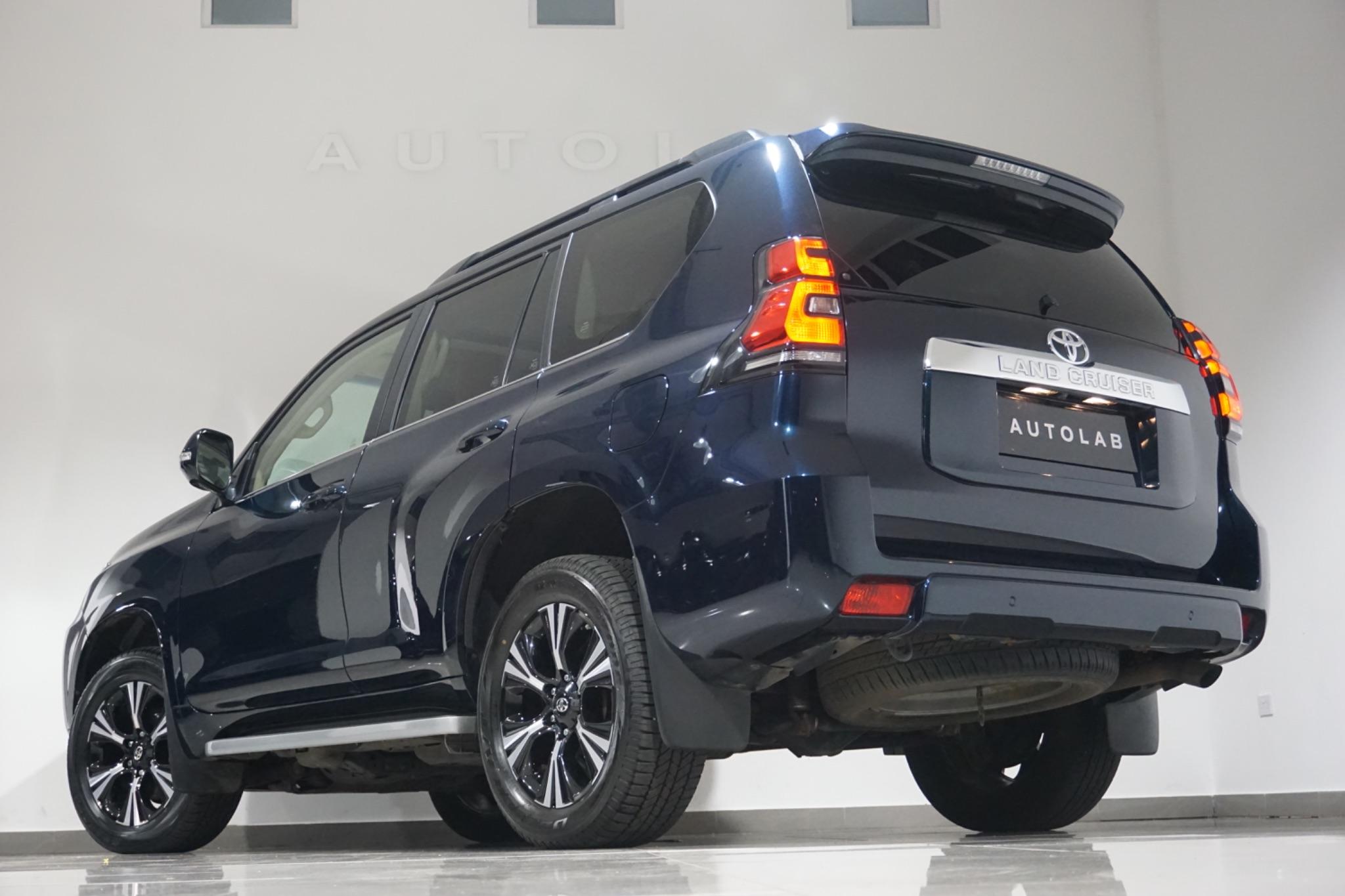 Toyota Land Cruiser 2.8D Invincible Auto 4WD Euro 6 (s/s) 5dr (7 Seat)
